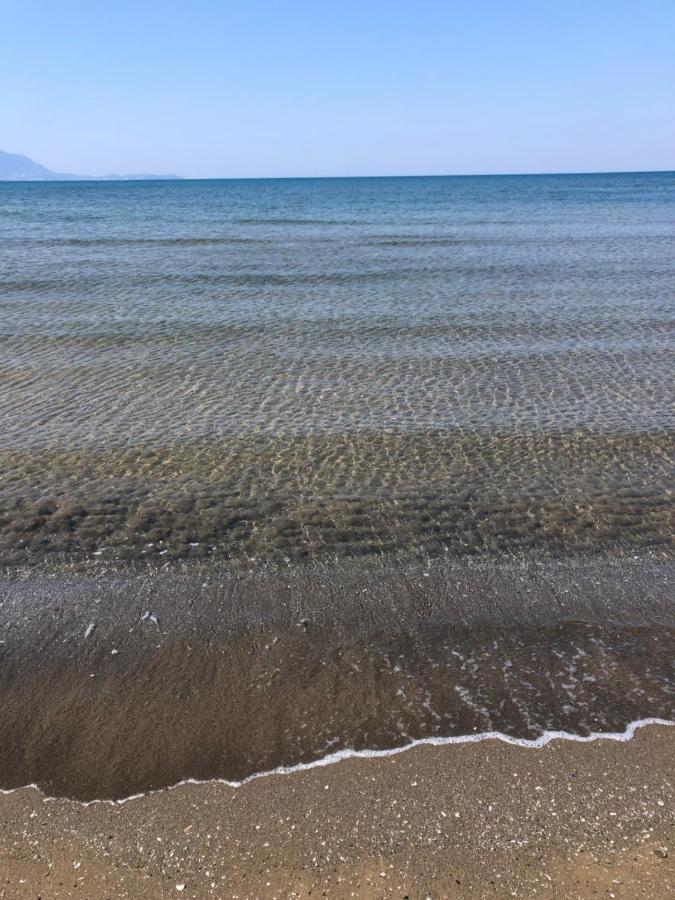 Pia Beach House Баколи Екстериор снимка