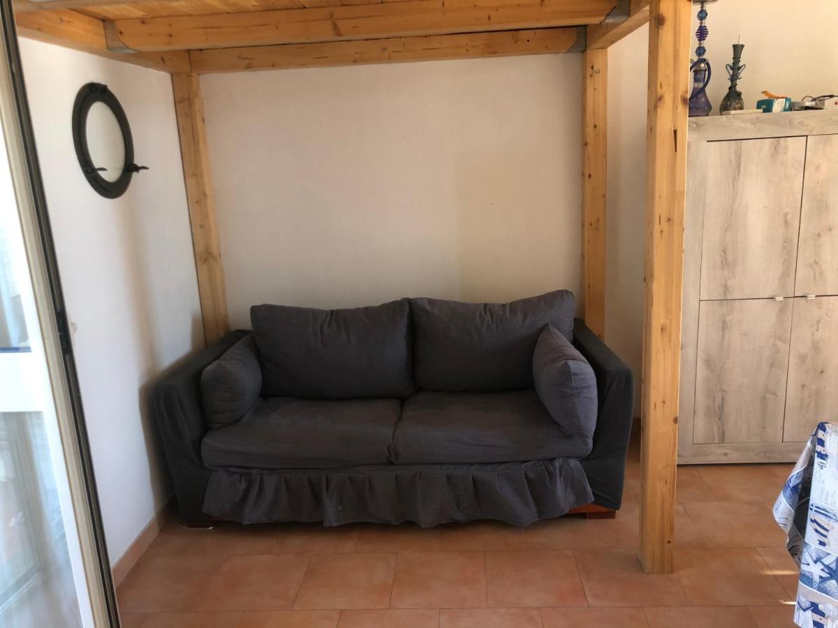 Pia Beach House Баколи Екстериор снимка